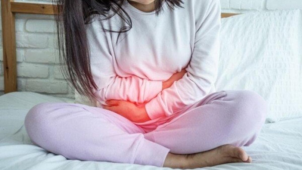 Adet Lekesi Orucu Bozar Mı? Diyanet'in Açıklaması... Oruçluyken Regl, Adet Olursa Ne Olur?