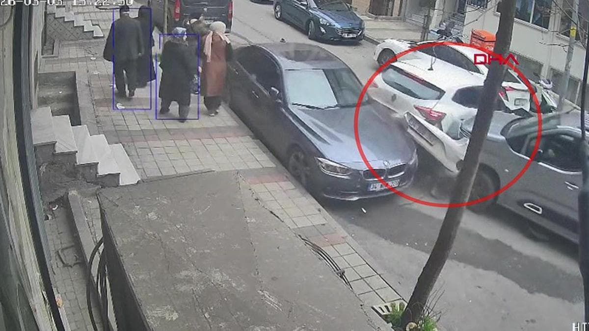 Trafikteki tartışma kazayla bitti... O anlar kamerada