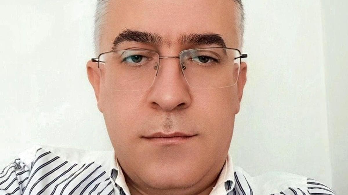 Aracında başından tabancayla vurulmuş halde ölü bulundu