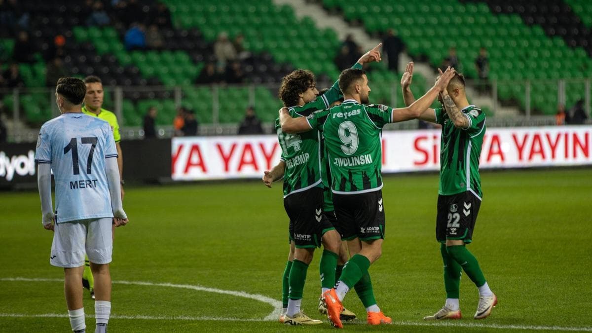 Sakaryaspor, 11 maç sonra 3 puanı hatırladı