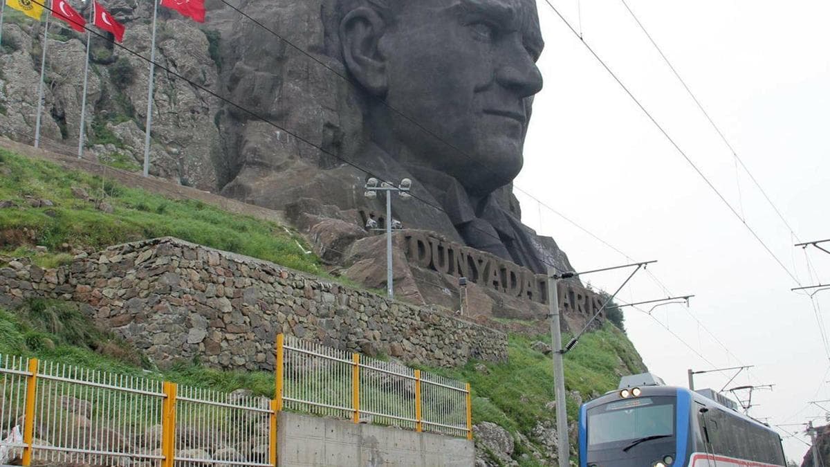 İzmir'de ulaşıma zam önergeleri komisyonda