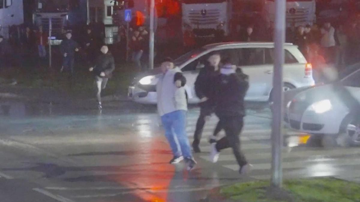 Trabzonspor’un takım otobüsüne taşlı saldırı olayında 3 polis açığa alındı