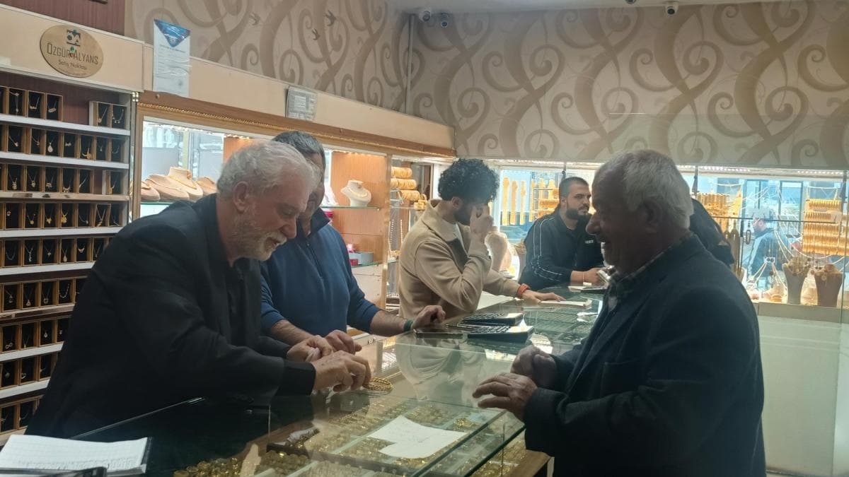 Kuyumcu, müşterisini dolandırılmaktan kurtardı