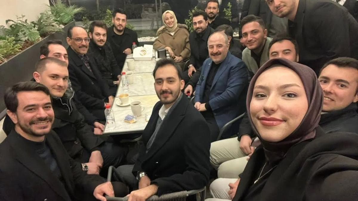 Ankara’nın kalbinde sahur buluşması: Saraçoğlu’ndaki buluşmaya sürpriz ziyaret