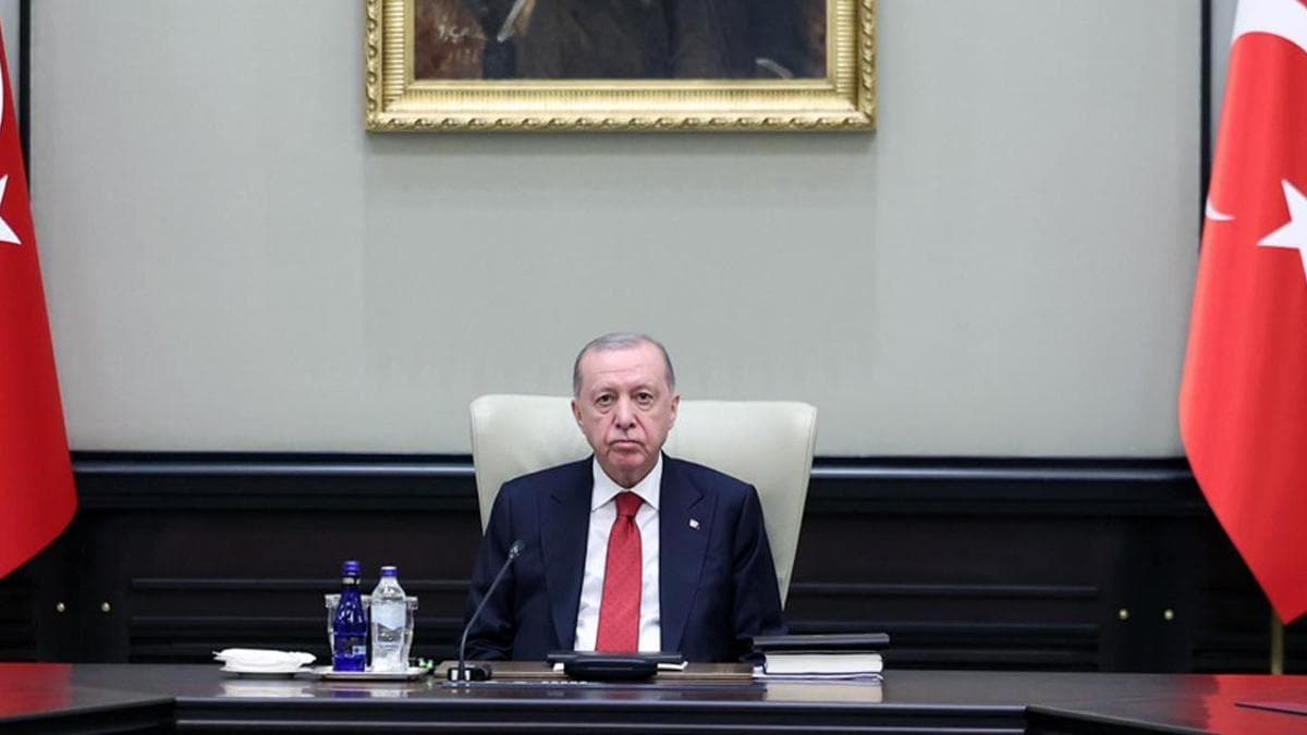 Kabine Toplantısı Sonrası Erdoğan'dan Açıklama: Vatandaşlara Selam ve Bayram Mesajı