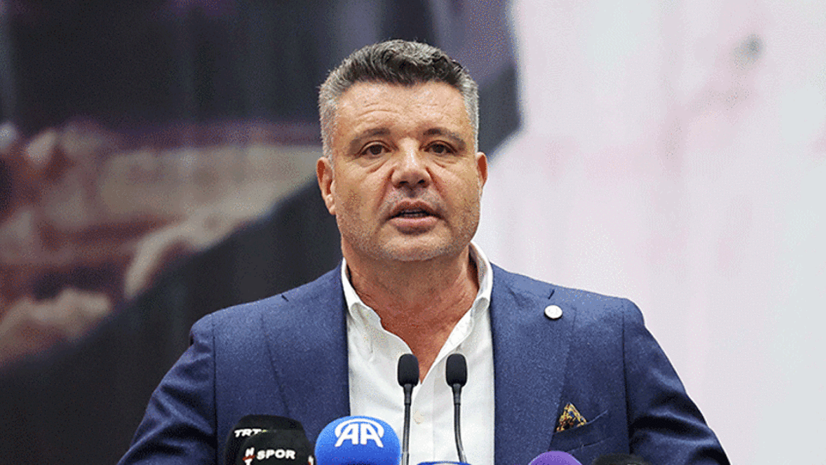 Fenerbahçe Başkanı Sadettin Saran'ın Aracı Ataşehir'de Kaza Yaptı