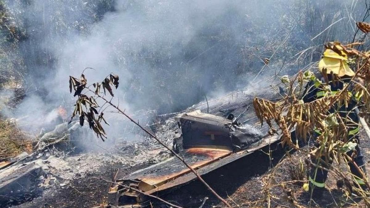 Filipinler'de Kargo Uçağı Düştü: 2 Pilot Öldü