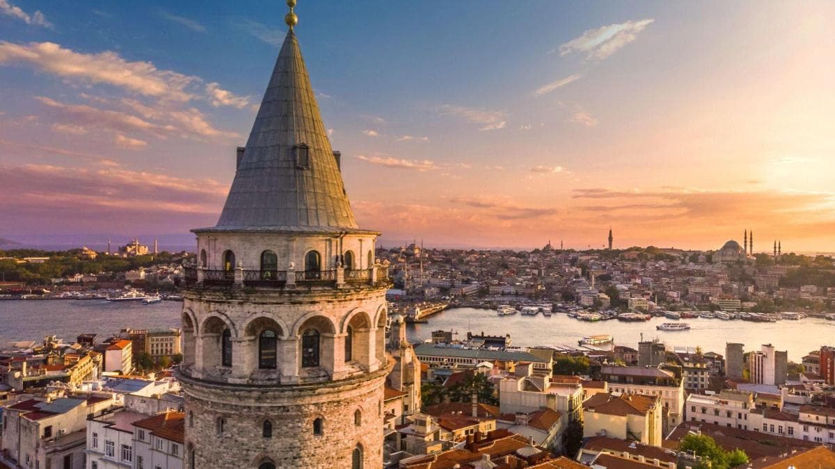 Bakan Ersoy: Son 8 Yılda Turizm Gelirleri Yüzde 109 Arttı