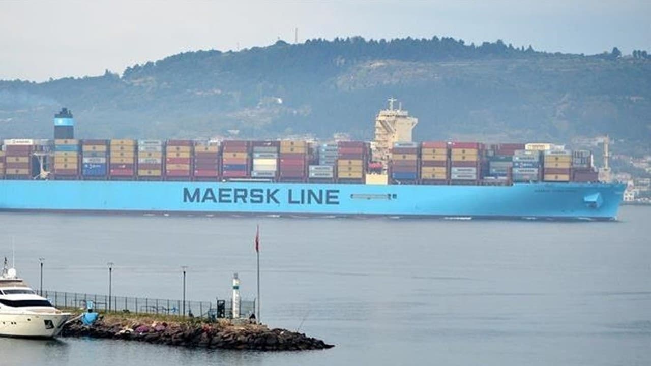 Maersk, Hürmüz Boğazı geçişlerini askıya aldı