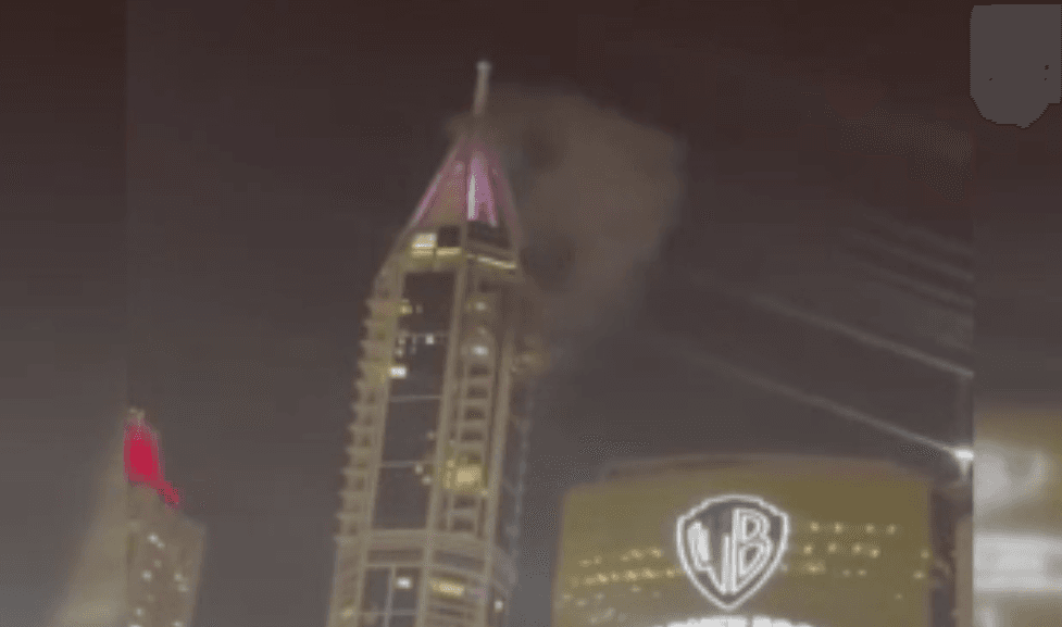 Dubai gökdelene kamikaze İHA'nın parçaları isabet etti