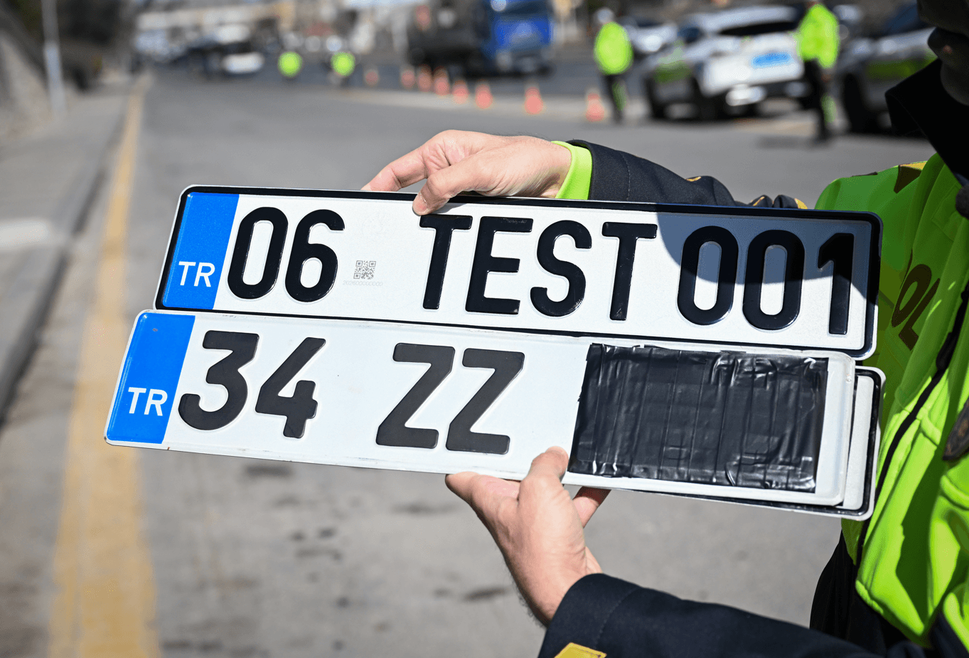 APP plakalarda ceza affı. 27 Şubat'tan sonra kesilen bazı cezalar iptal edildi. Karar ne anlama geliyor?