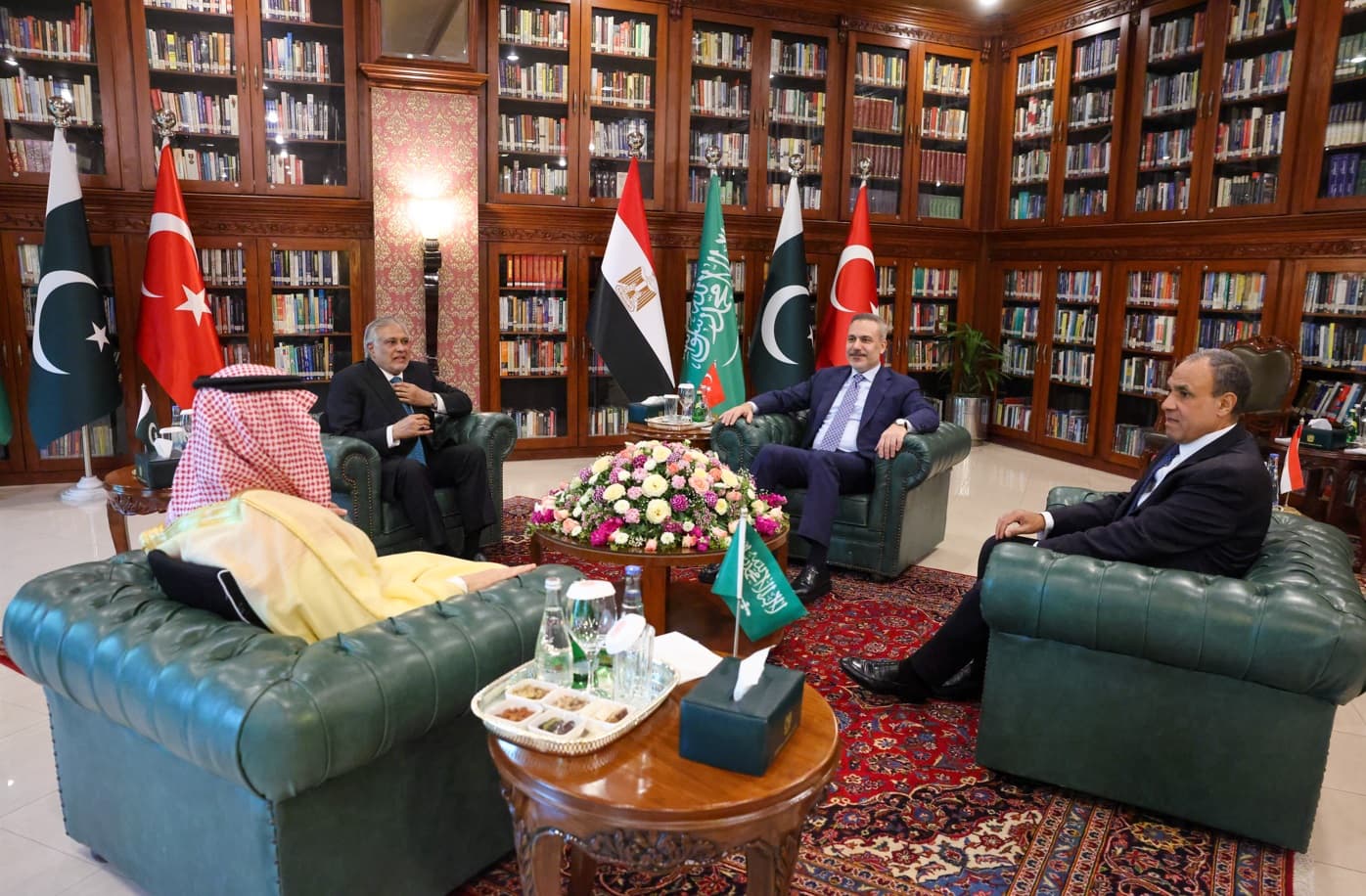 Türkiye, Pakistan, Mısır ve Suudi Arabistan Dışişleri Bakanları İslamabad'da Toplandı