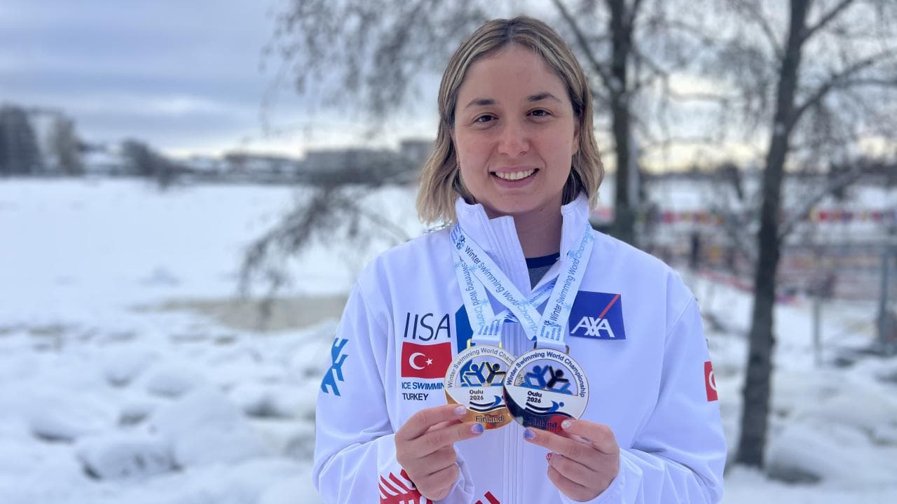 Ultra maraton yüzücüsü Bengisu Avcı'dan dünya rekoru