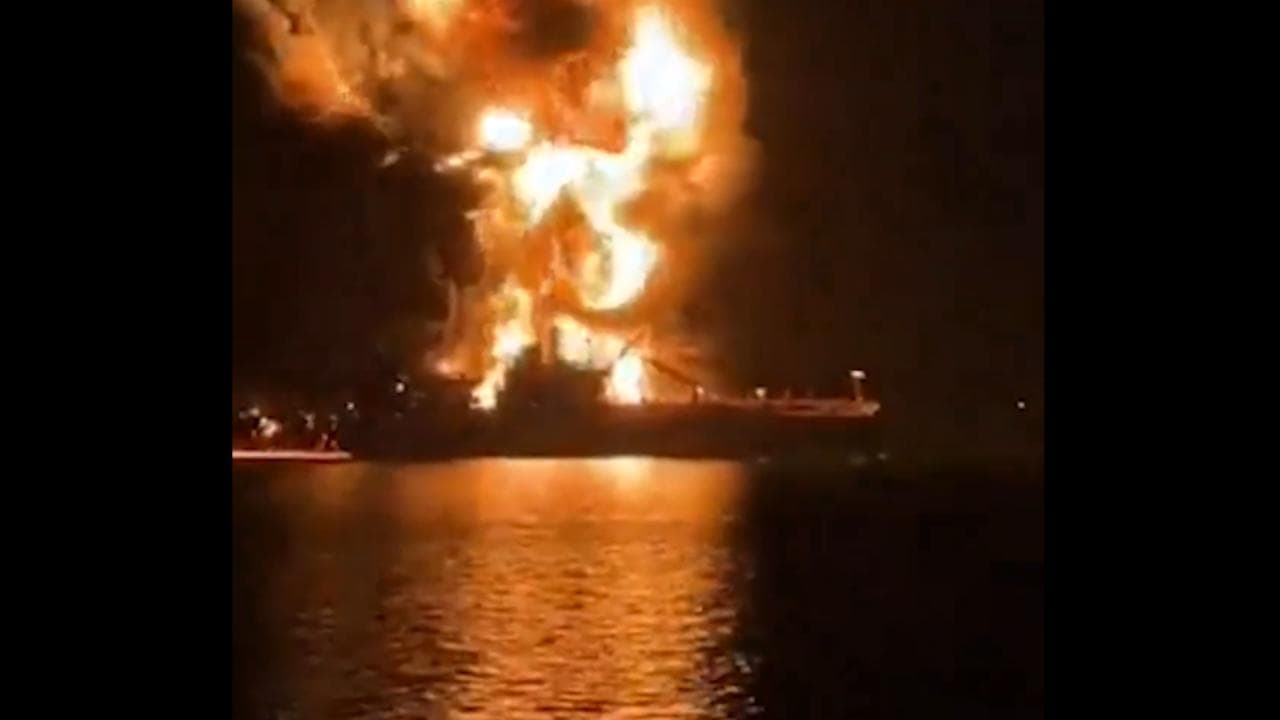 Bahreyn'de vurulan yakıt tankerleri sonrası vatandaşlara uyarı