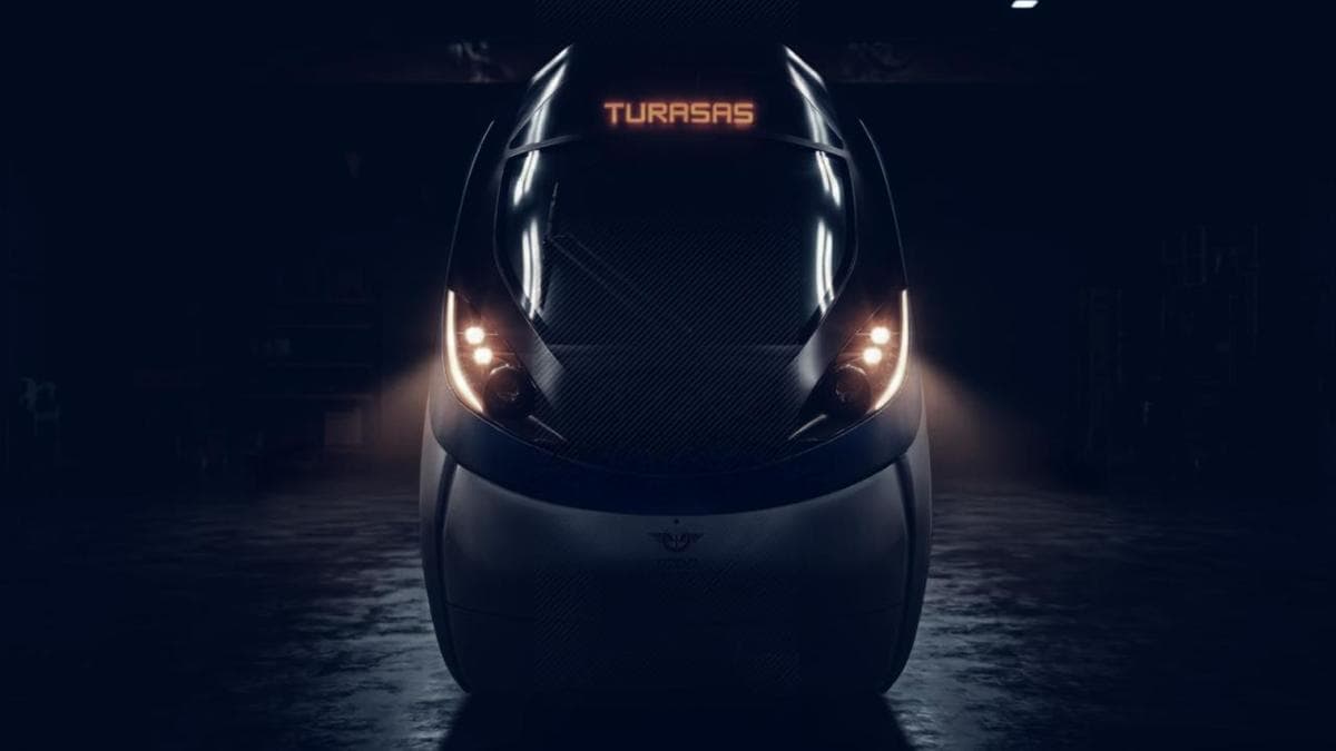 Türkiye’nin ilk milli elektrikli hızlı treni raylara iniyor