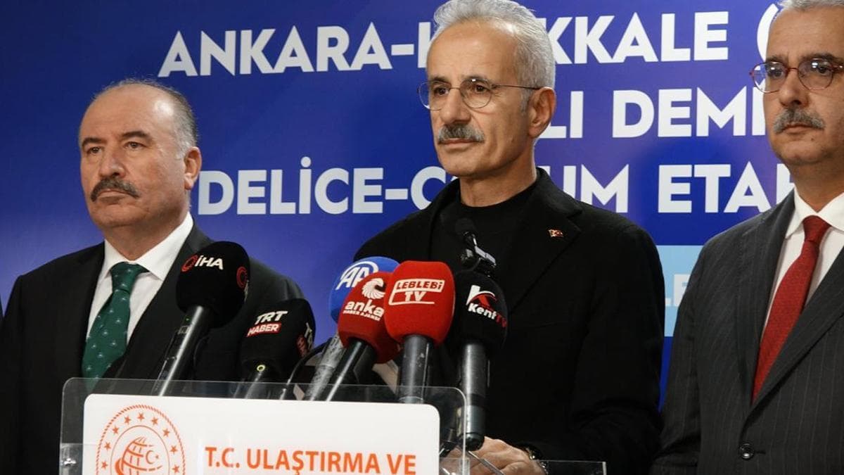 Bakan Uraloğlu’ndan ‘Süper Hızlı Tren’ müjdesi: Süre 80 dakikaya düşüyor