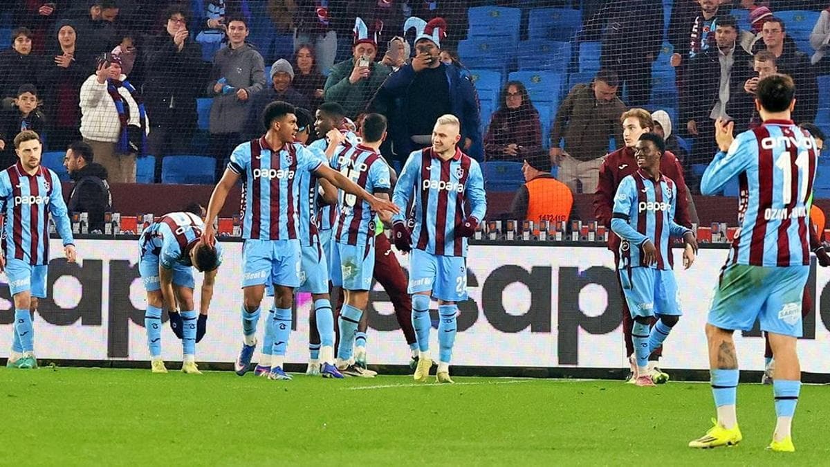 Karadeniz derbisinde Trabzonspor, Çaykur Rizespor’u tek golle geçti