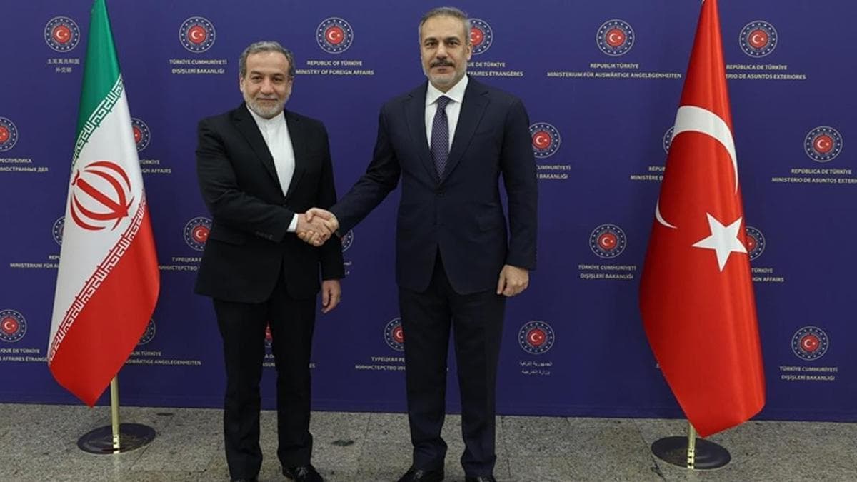 Dışişleri Bakanı Hakan Fidan, İranlı Mevkidaşı Arakçi ile Görüştü