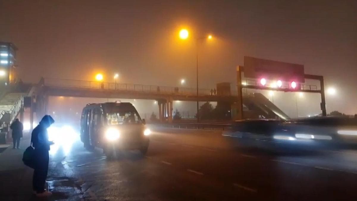 İstanbul'da Yoğun Sis: Görüş Mesafesi 20 Metreye Düştü
