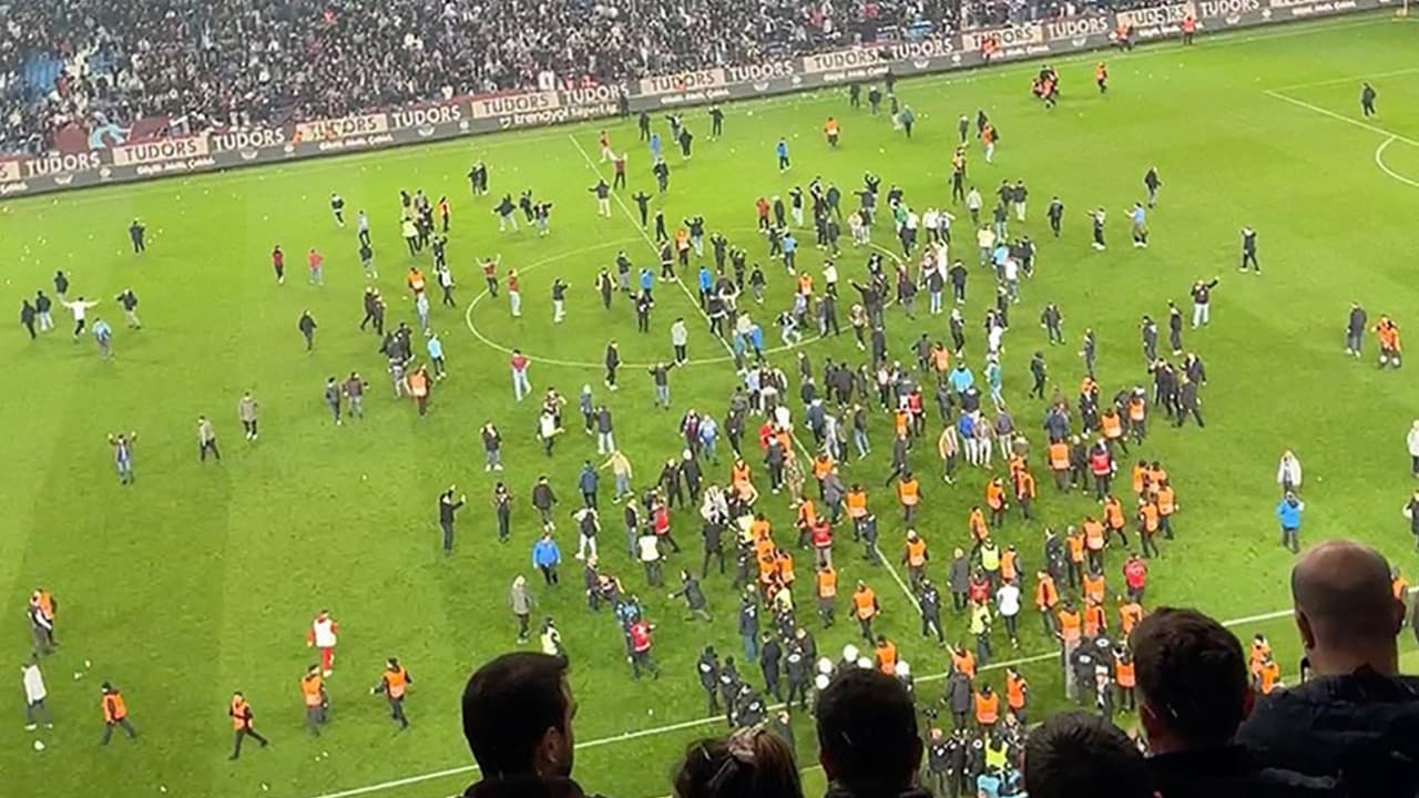 Trabzonspor-Fenerbahçe maçı sonrası olaylarda 3 futbolcuya para cezası