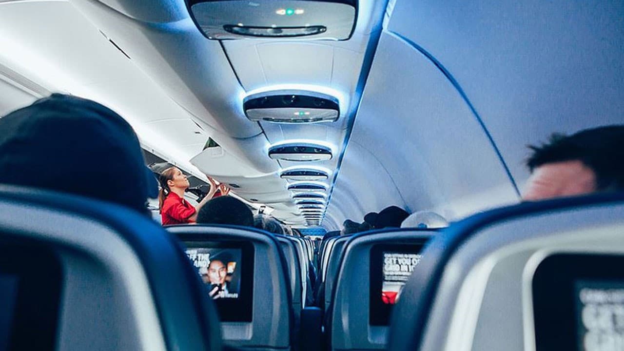 Uçakta 'Canlı Bomba' Şakası Yapan Yolcuya 4 Yıl 2 Ay Hapis