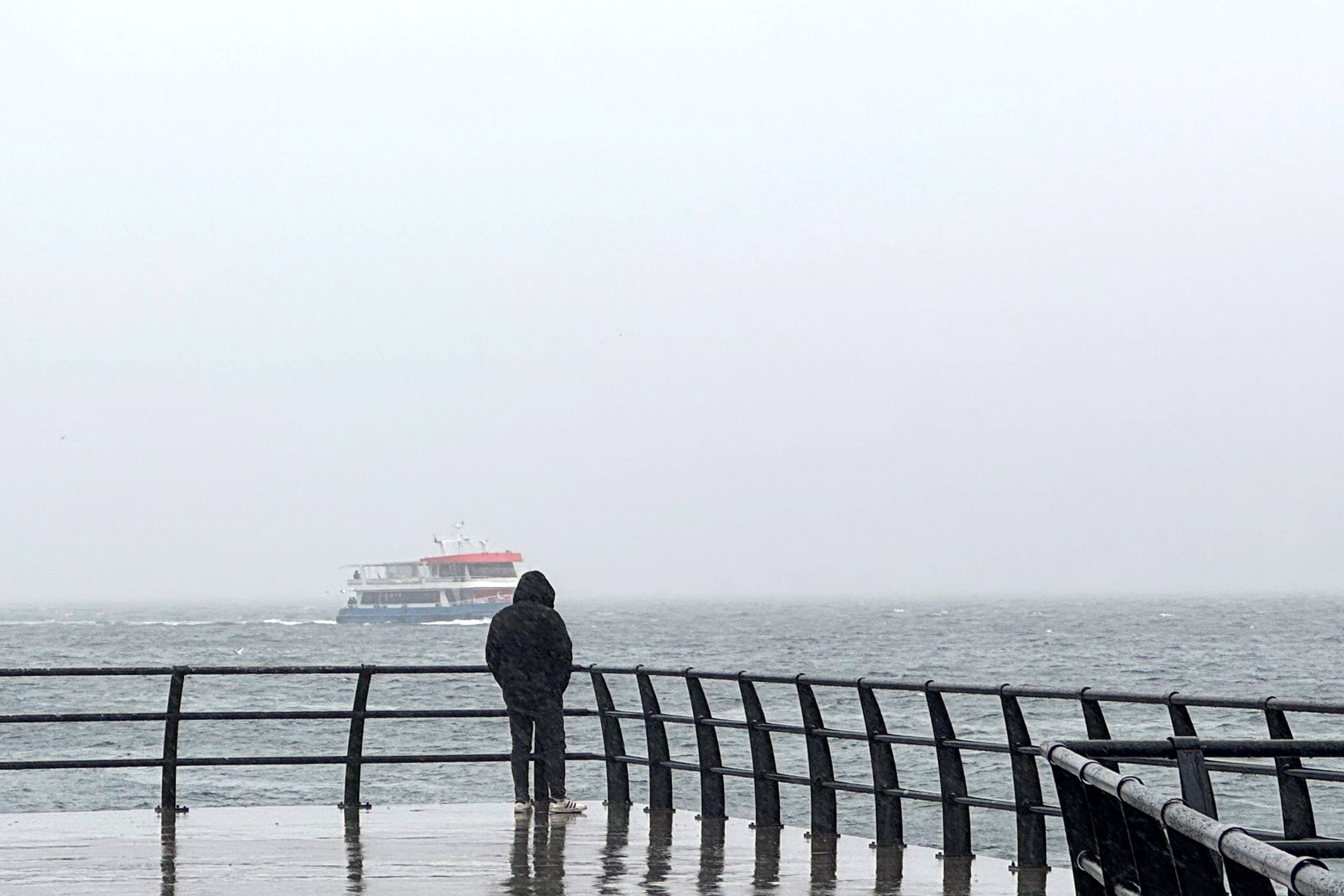 İstanbul'da Yoğun Yağış Sürüyor, AKOM'dan 'Trafiğe Çıkmayın' Uyarısı
