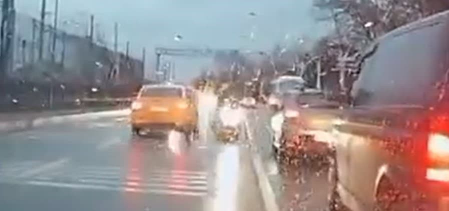 Kocaeli'de Trafikte Tehlike Yaratan Sürücü Yakalandı, Ehliyeti Alındı