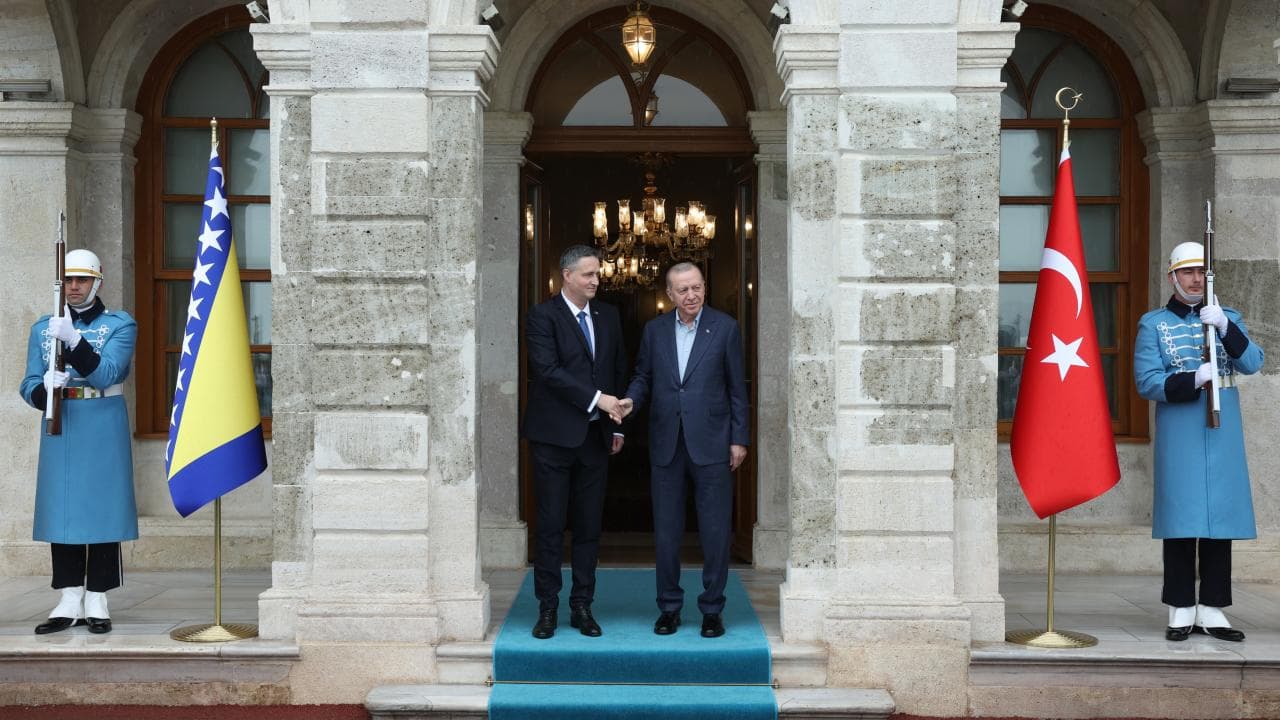 Cumhurbaşkanı Erdoğan, Bosna Hersek Lideri Beçiroviç'i Dolmabahçe'de Ağırladı